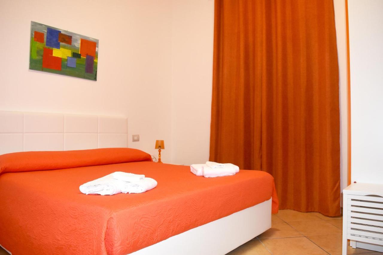 Bed & Breakfast Domus Pepe Scalea Ngoại thất bức ảnh